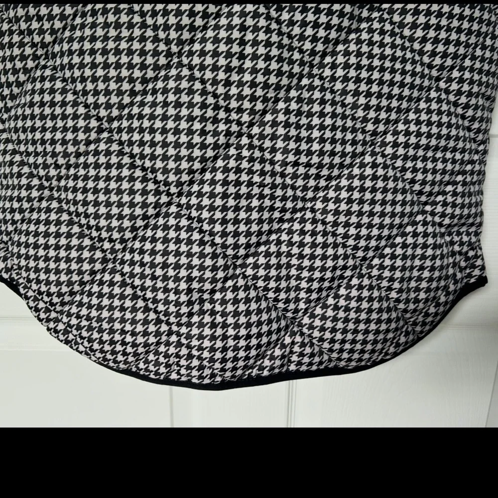 J. Crew Black & White Houndstooth Puffer Vest Size Medium